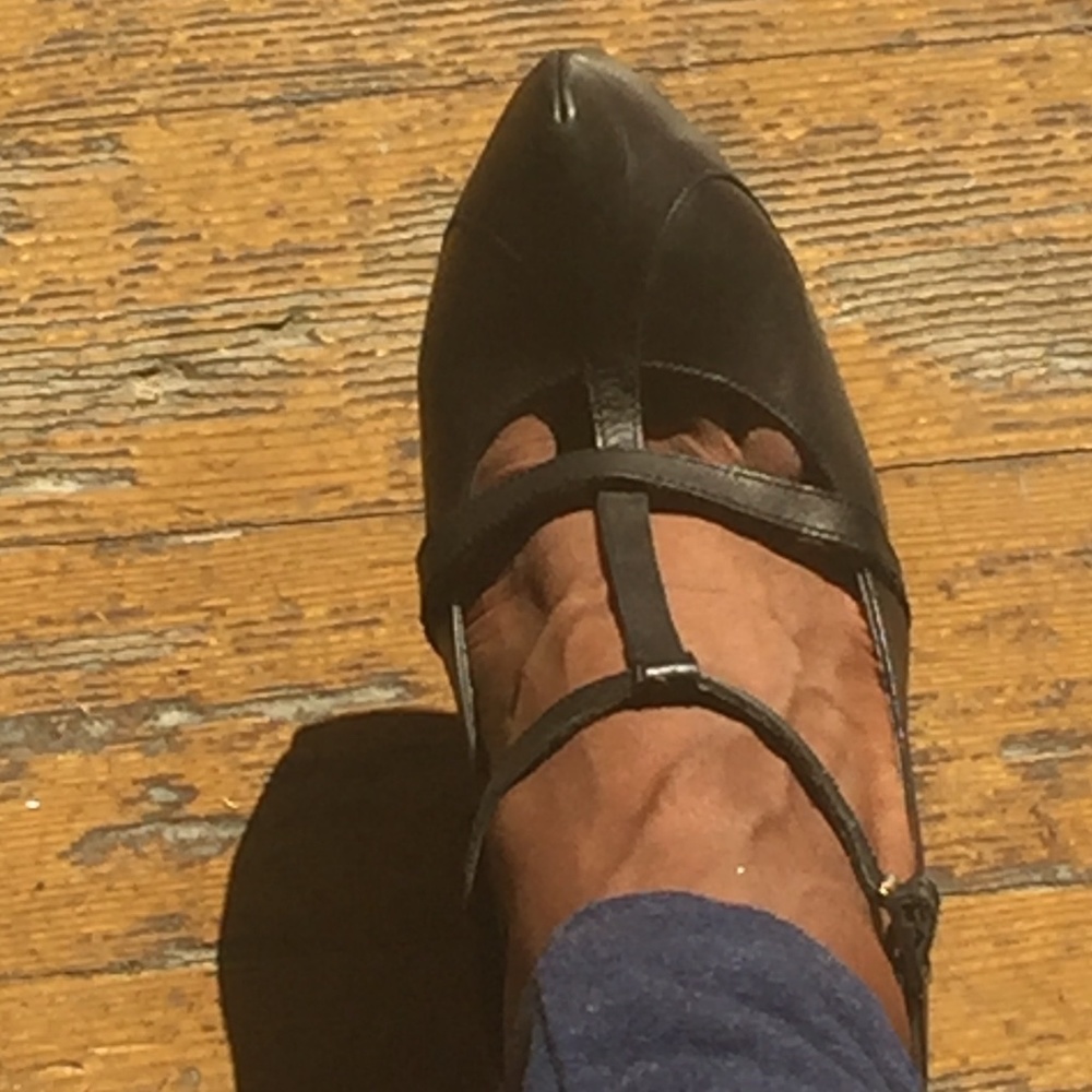 Black leather t-bar stilettos - Picture 5 of 5